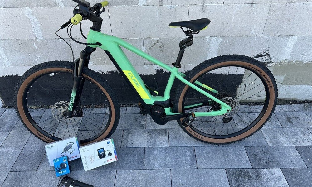 Cube Reaction Hybrid SL 625